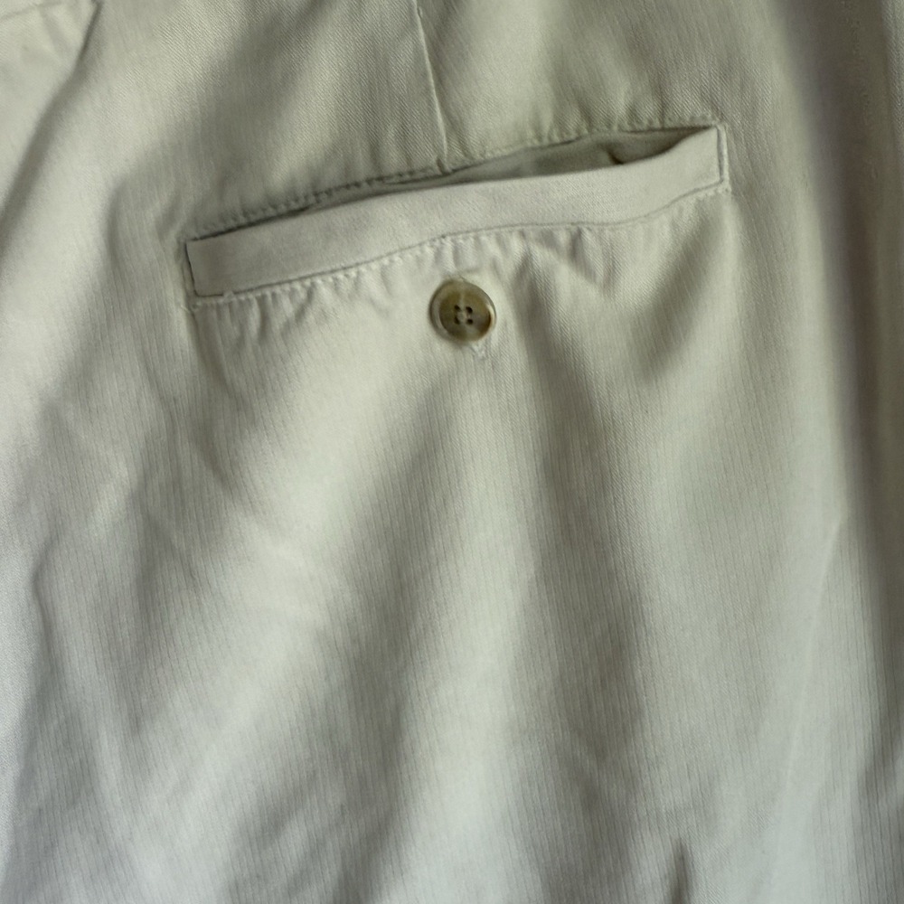 Tommy Bahama Silk Beige Shorts Mens 38 Waist Pleats - Picture 4 of 7